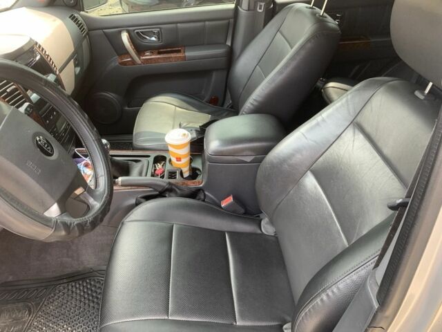 Серый Киа Соренто, объемом двигателя 2.5 л и пробегом 240 тыс. км за 6200 $, фото 5 на Automoto.ua