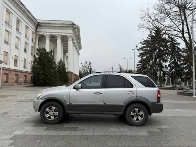 Сірий Кіа Соренто, об'ємом двигуна 0 л та пробігом 300 тис. км за 3085 $, фото 1 на Automoto.ua