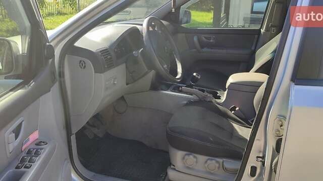 Киа Соренто 2004 в Ужгороде на Automoto.ua Серый Киа Соренто, объемом двигателя 2.5 л и пробегом 303 тыс. км за 7500 $, фото 4 на Automoto.ua