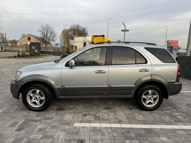 Серый Киа Соренто, объемом двигателя 2.5 л и пробегом 300 тыс. км за 3200 $, фото 7 на Automoto.ua