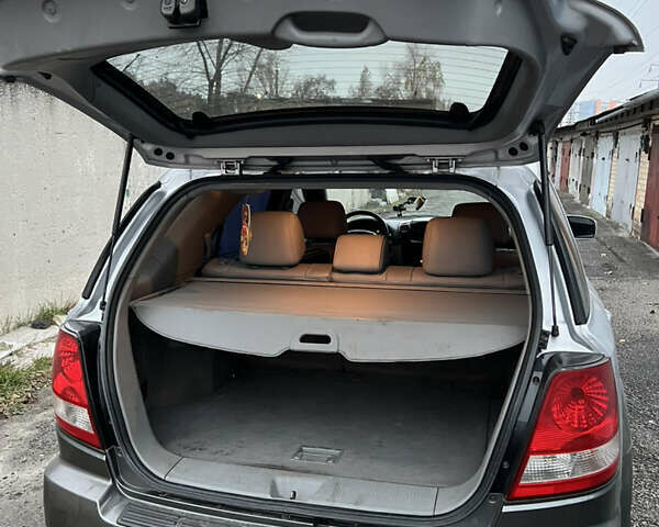 Сірий Кіа Соренто, об'ємом двигуна 2.5 л та пробігом 302 тис. км за 6100 $, фото 10 на Automoto.ua