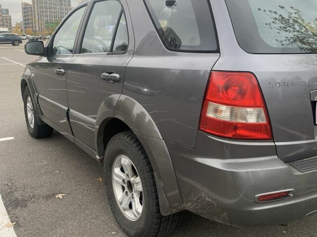 Серый Киа Соренто, объемом двигателя 0 л и пробегом 300 тыс. км за 3509 $, фото 4 на Automoto.ua