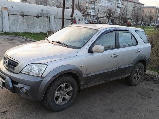 Сірий Кіа Соренто, об'ємом двигуна 2.5 л та пробігом 311 тис. км за 3300 $, фото 2 на Automoto.ua
