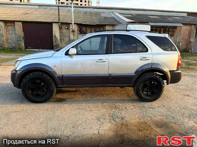 Кіа Соренто 2004 у Харкові на Automoto.ua Сірий Кіа Соренто, об'ємом двигуна 2.5 л та пробігом 247 тис. км за 3500 $, фото 1 на Automoto.ua