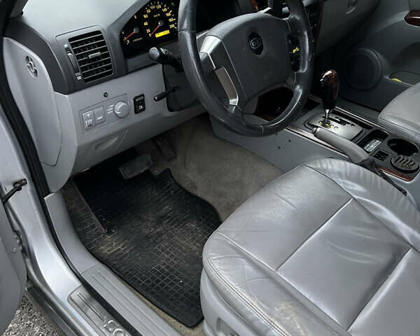 Сірий Кіа Соренто, об'ємом двигуна 2.5 л та пробігом 302 тис. км за 6100 $, фото 38 на Automoto.ua