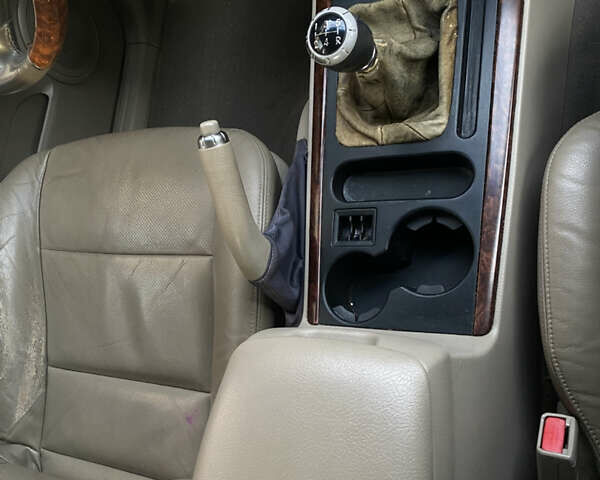 Сірий Кіа Соренто, об'ємом двигуна 2.5 л та пробігом 274 тис. км за 4700 $, фото 13 на Automoto.ua