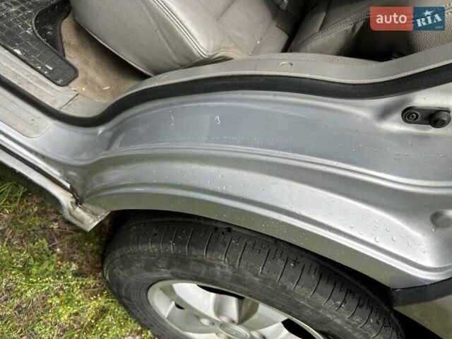 Сірий Кіа Соренто, об'ємом двигуна 2.5 л та пробігом 330 тис. км за 6100 $, фото 6 на Automoto.ua