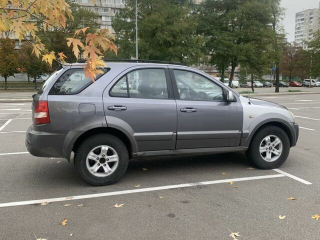 Серый Киа Соренто, объемом двигателя 0 л и пробегом 300 тыс. км за 3509 $, фото 7 на Automoto.ua