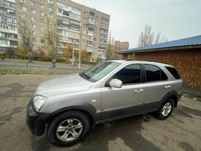 Серый Киа Соренто, объемом двигателя 2.5 л и пробегом 387 тыс. км за 4300 $, фото 1 на Automoto.ua