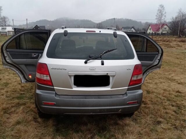 Серый Киа Соренто, объемом двигателя 2.5 л и пробегом 240 тыс. км за 2700 $, фото 3 на Automoto.ua