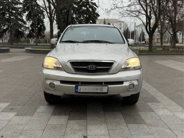 Сірий Кіа Соренто, об'ємом двигуна 0 л та пробігом 300 тис. км за 3085 $, фото 3 на Automoto.ua