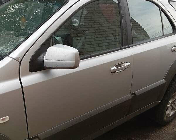 Киа Соренто 2004 в Житомире на Automoto.ua Серый Киа Соренто, объемом двигателя 2.5 л и пробегом 250 тыс. км за 2800 $, фото 9 на Automoto.ua