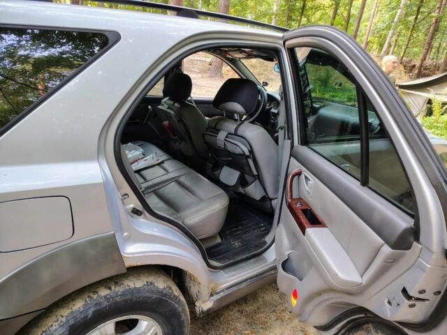 Сірий Кіа Соренто, об'ємом двигуна 2.5 л та пробігом 240 тис. км за 4500 $, фото 5 на Automoto.ua