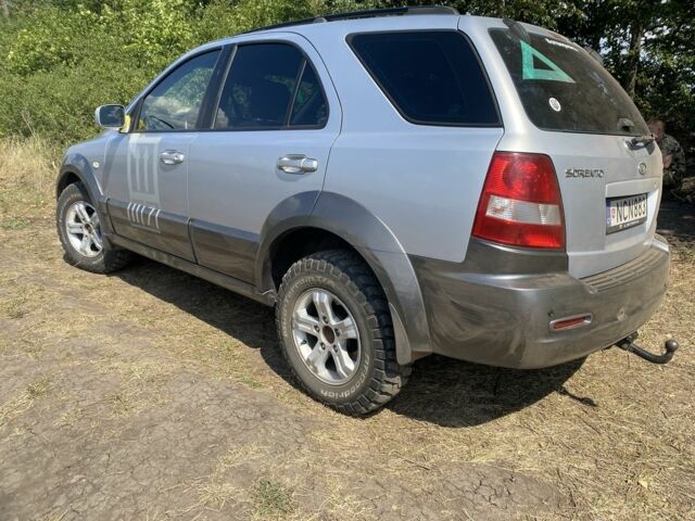 Сірий Кіа Соренто, об'ємом двигуна 2.5 л та пробігом 239 тис. км за 4600 $, фото 2 на Automoto.ua