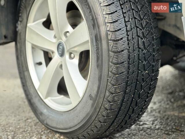 Киа Соренто 2004 в Черновцах на Automoto.ua Серый Киа Соренто, объемом двигателя 3.5 л и пробегом 290 тыс. км за 7350 $, фото 22 на Automoto.ua