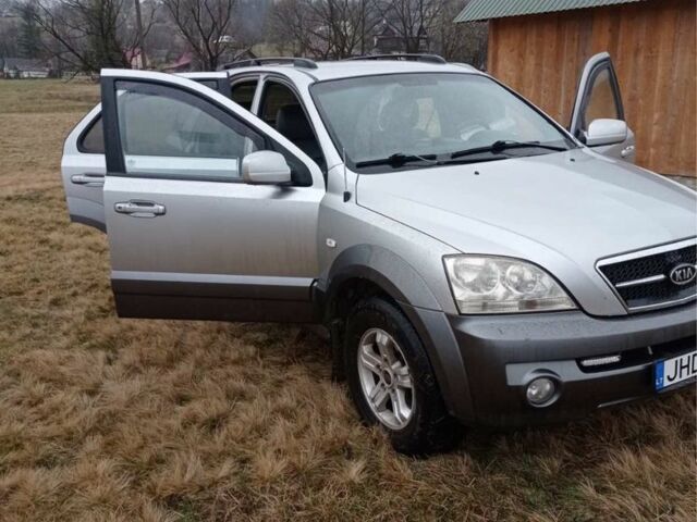 Серый Киа Соренто, объемом двигателя 2.5 л и пробегом 240 тыс. км за 2700 $, фото 2 на Automoto.ua