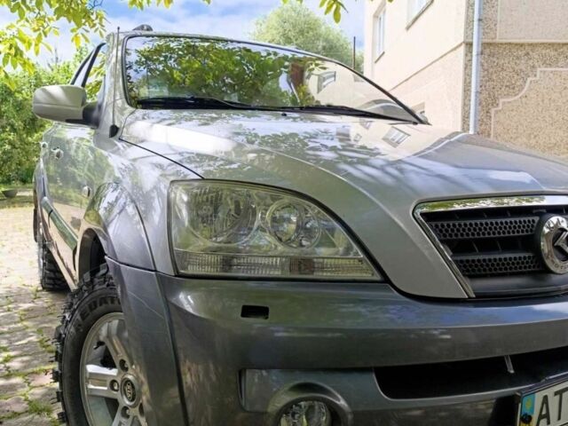 Сірий Кіа Соренто, об'ємом двигуна 2.5 л та пробігом 159 тис. км за 5800 $, фото 2 на Automoto.ua