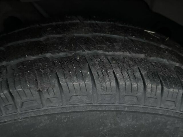Киа Соренто 2005 в Славянске на Automoto.ua Серый Киа Соренто, объемом двигателя 2.5 л и пробегом 321 тыс. км за 2500 $, фото 10 на Automoto.ua