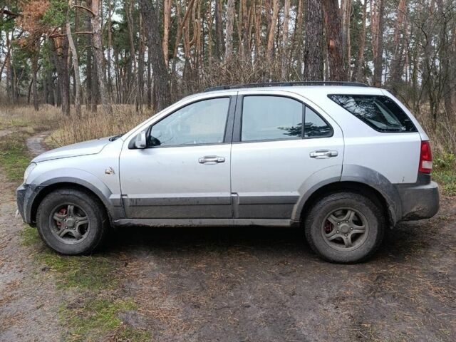 Серый Киа Соренто, объемом двигателя 2.5 л и пробегом 378 тыс. км за 2300 $, фото 2 на Automoto.ua