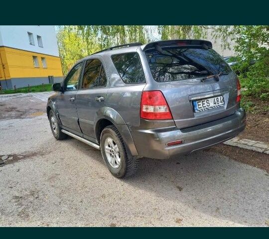 Серый Киа Соренто, объемом двигателя 2.5 л и пробегом 350 тыс. км за 4500 $, фото 6 на Automoto.ua