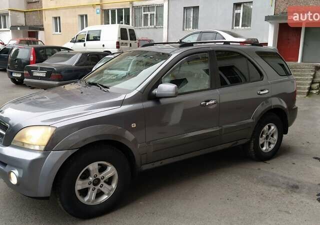 Киа Соренто 2005 в Хмельницком на Automoto.ua Серый Киа Соренто, объемом двигателя 2.5 л и пробегом 300 тыс. км за 7999 $, фото 4 на Automoto.ua