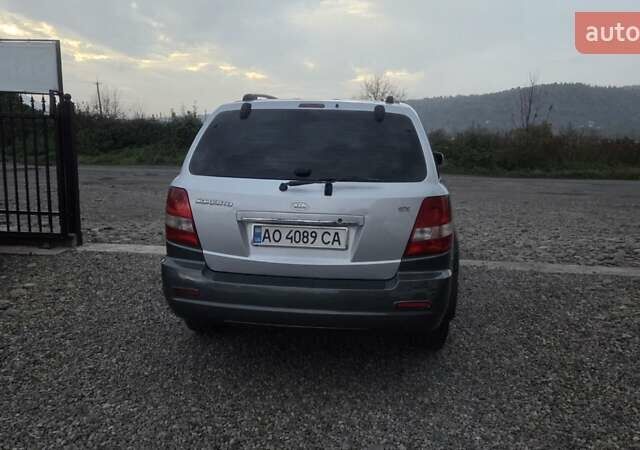 Киа Соренто 2005 в Тячеве на Automoto.ua Серый Киа Соренто, объемом двигателя 2.5 л и пробегом 214 тыс. км за 6550 $, фото 2 на Automoto.ua