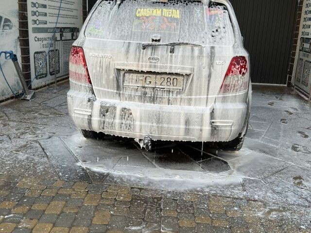 Серый Киа Соренто, объемом двигателя 2.5 л и пробегом 250 тыс. км за 20000 $, фото 3 на Automoto.ua