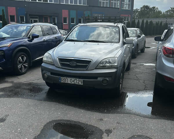 Серый Киа Соренто, объемом двигателя 2.5 л и пробегом 300 тыс. км за 6000 $, фото 6 на Automoto.ua