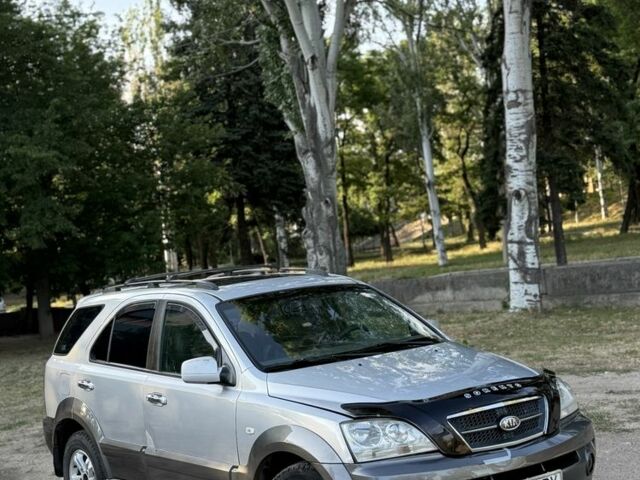 Серый Киа Соренто, объемом двигателя 2.5 л и пробегом 230 тыс. км за 3500 $, фото 1 на Automoto.ua