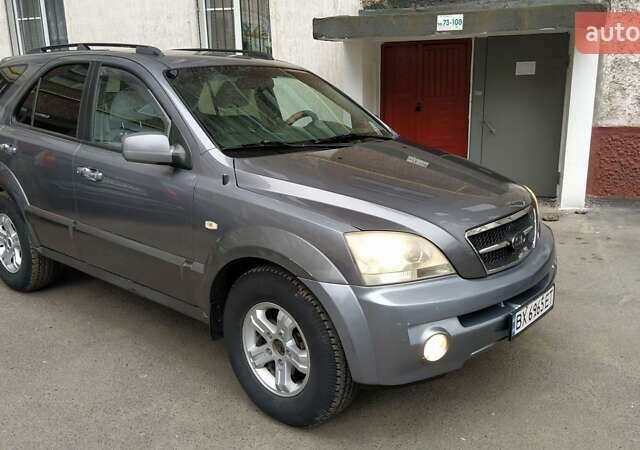 Киа Соренто 2005 в Хмельницком на Automoto.ua Серый Киа Соренто, объемом двигателя 2.5 л и пробегом 300 тыс. км за 7999 $, фото 6 на Automoto.ua