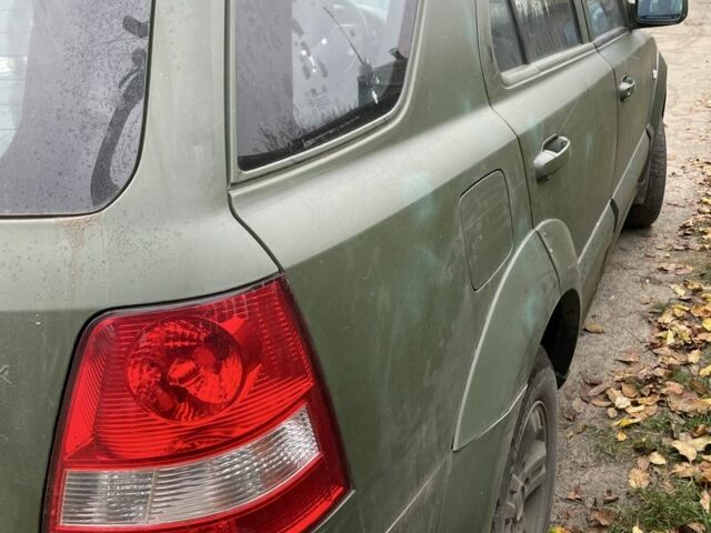 Серый Киа Соренто, объемом двигателя 2.5 л и пробегом 210 тыс. км за 3500 $, фото 3 на Automoto.ua