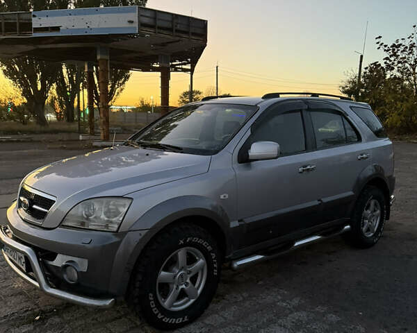 Киа Соренто 2005 в Белгород-Днестровском на Automoto.ua Серый Киа Соренто, объемом двигателя 2.5 л и пробегом 236 тыс. км за 7700 $, фото 1 на Automoto.ua