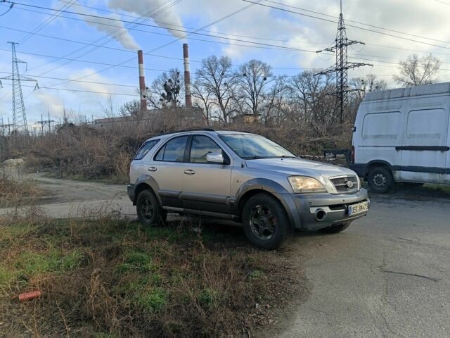 Серый Киа Соренто, объемом двигателя 2.5 л и пробегом 350 тыс. км за 3600 $, фото 2 на Automoto.ua