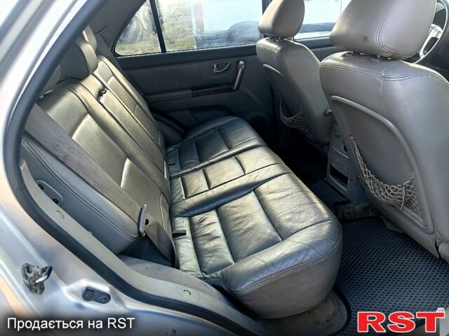 Серый Киа Соренто, объемом двигателя 2.5 л и пробегом 340 тыс. км за 3600 $, фото 6 на Automoto.ua