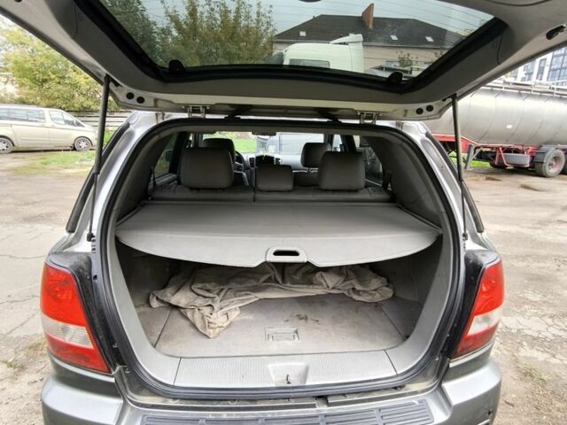 Сірий Кіа Соренто, об'ємом двигуна 2.5 л та пробігом 350 тис. км за 3500 $, фото 4 на Automoto.ua