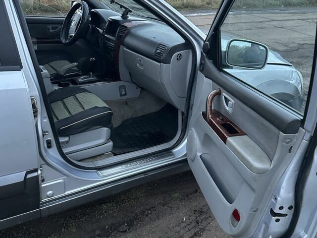 Киа Соренто 2005 в Славянске на Automoto.ua Серый Киа Соренто, объемом двигателя 2.5 л и пробегом 321 тыс. км за 2500 $, фото 8 на Automoto.ua