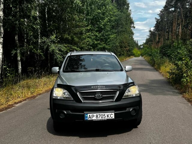 Серый Киа Соренто, объемом двигателя 2.5 л и пробегом 328 тыс. км за 7700 $, фото 2 на Automoto.ua