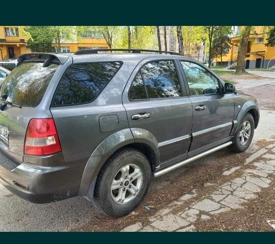 Серый Киа Соренто, объемом двигателя 2.5 л и пробегом 350 тыс. км за 4500 $, фото 5 на Automoto.ua