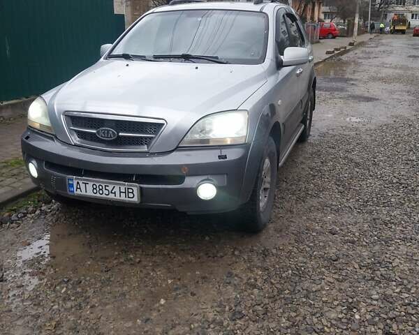 Серый Киа Соренто, объемом двигателя 2.5 л и пробегом 373 тыс. км за 5900 $, фото 3 на Automoto.ua