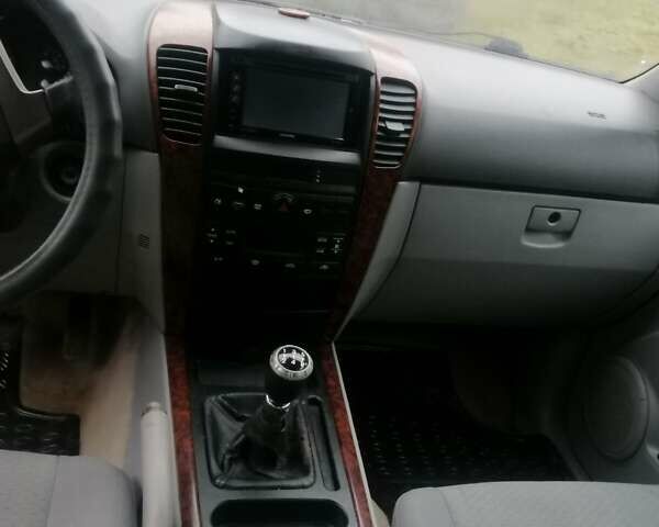 Серый Киа Соренто, объемом двигателя 2.5 л и пробегом 280 тыс. км за 4250 $, фото 13 на Automoto.ua