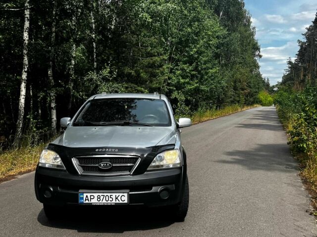 Серый Киа Соренто, объемом двигателя 2.5 л и пробегом 328 тыс. км за 7700 $, фото 4 на Automoto.ua