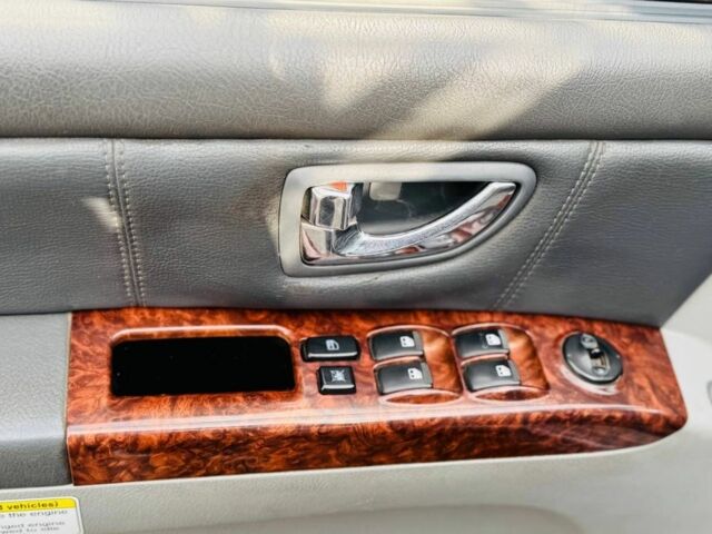 Киа Соренто 2005 в Павлограде на Automoto.ua Серый Киа Соренто, объемом двигателя 2.5 л и пробегом 280 тыс. км за 4250 $, фото 6 на Automoto.ua