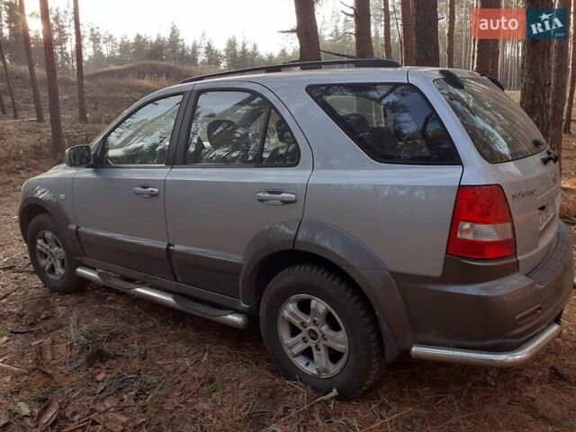 Серый Киа Соренто, объемом двигателя 2.4 л и пробегом 270 тыс. км за 7000 $, фото 1 на Automoto.ua