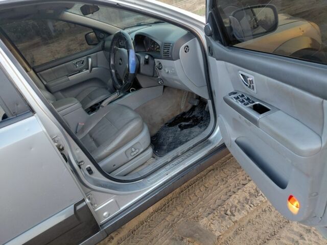 Сірий Кіа Соренто, об'ємом двигуна 0 л та пробігом 260 тис. км за 2700 $, фото 6 на Automoto.ua