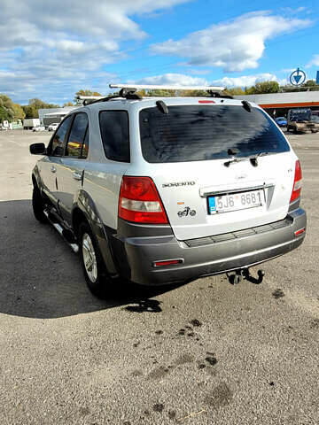 Киа Соренто 2005 в Ужгороде на Automoto.ua Серый Киа Соренто, объемом двигателя 2.5 л и пробегом 285 тыс. км за 3000 $, фото 9 на Automoto.ua