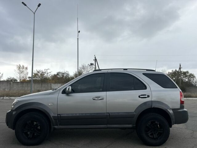 Серый Киа Соренто, объемом двигателя 2.5 л и пробегом 219 тыс. км за 4450 $, фото 4 на Automoto.ua