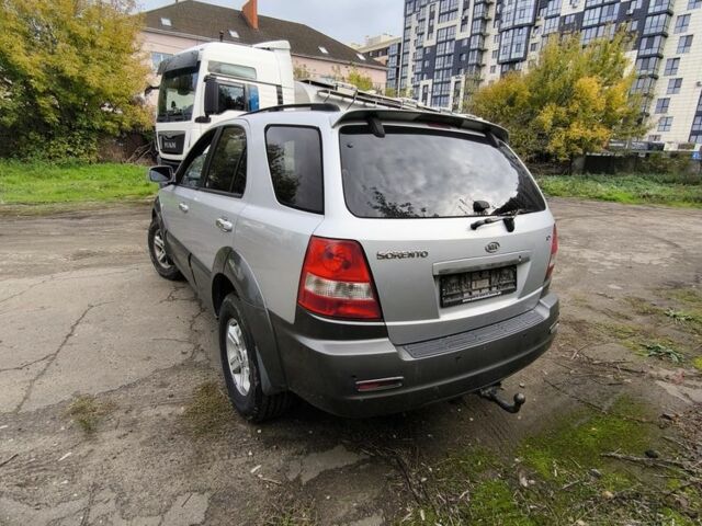Сірий Кіа Соренто, об'ємом двигуна 2.5 л та пробігом 350 тис. км за 3500 $, фото 3 на Automoto.ua