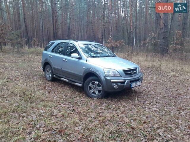 Серый Киа Соренто, объемом двигателя 2.4 л и пробегом 270 тыс. км за 7000 $, фото 2 на Automoto.ua