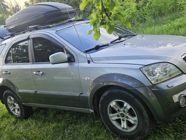 Сірий Кіа Соренто, об'ємом двигуна 2.5 л та пробігом 366 тис. км за 7000 $, фото 2 на Automoto.ua