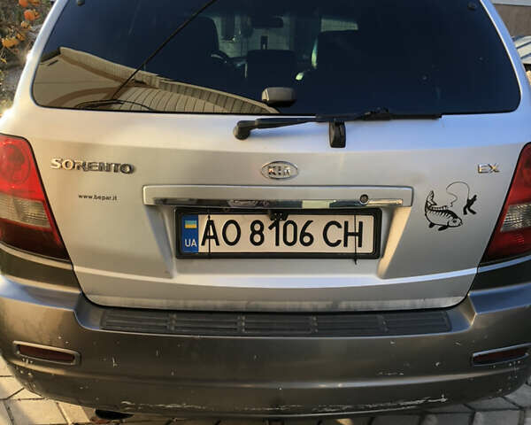 Сірий Кіа Соренто, об'ємом двигуна 2.5 л та пробігом 200 тис. км за 5000 $, фото 3 на Automoto.ua